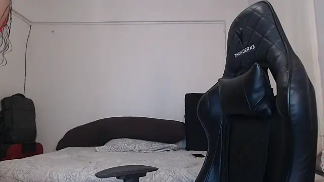 Snapshot of ssavanna chatting on December 14, 9:13 pm ssavanna online show from December 14, 9:13 pm