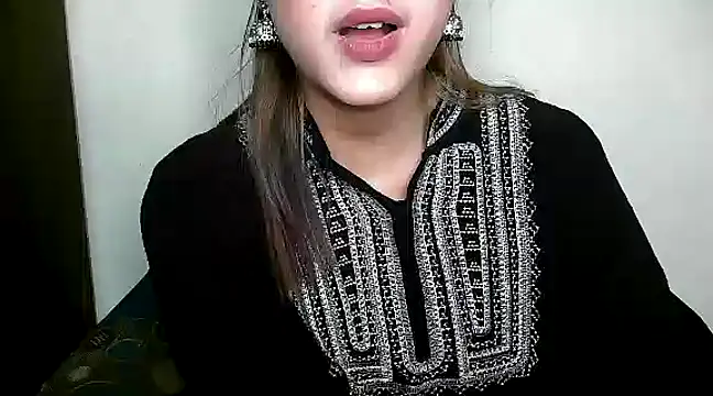 Snapshot of Princess_noorjahan chatting on March 11, 11:37 pm Princess noorjahan online show from March 11, 11:37 pm
