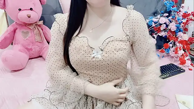 Snapshot of Funikio chatting on February 4, 1:22 am Funikio online show from February 4, 1:22 am