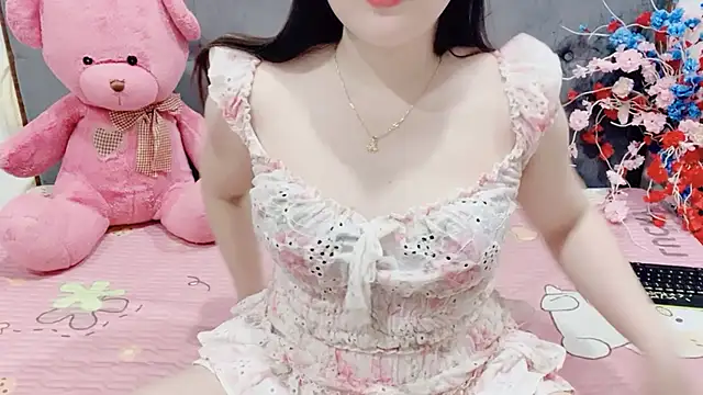 Snapshot of Funikio chatting on February 22, 1:40 am Funikio online show from February 22, 1:40 am