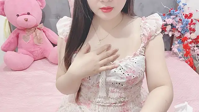 Snapshot of Funikio chatting on February 25, 3:05 am Funikio online show from February 25, 3:05 am