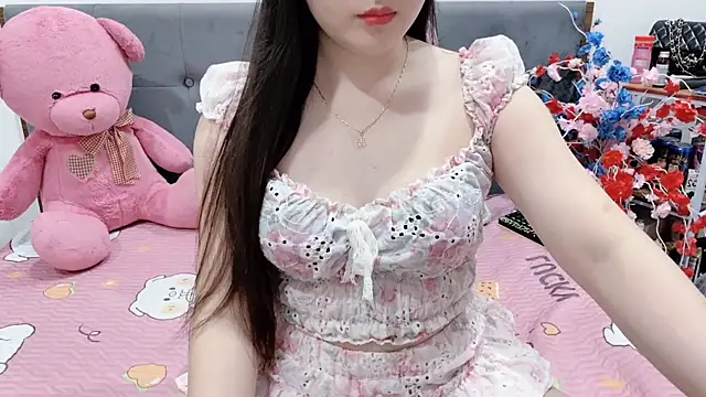 Snapshot of Funikio chatting on April 22, 1:19 am Funikio online show from April 22, 1:19 am