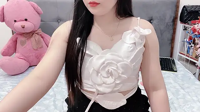 Snapshot of Funikio chatting on May 26, 2:35 pm Funikio online show from May 26, 2:35 pm