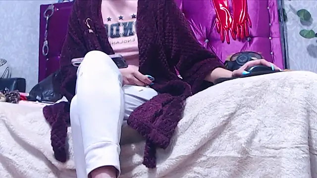 AyshaScott online show from March 28, 1:00 pm