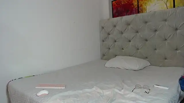 Melody phillips2 online show from January 19, 10:06 pm