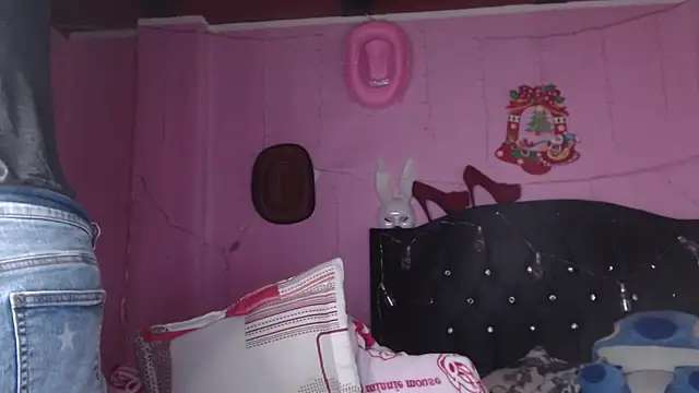 NikkiRous  online show from March 20, 6:42 pm