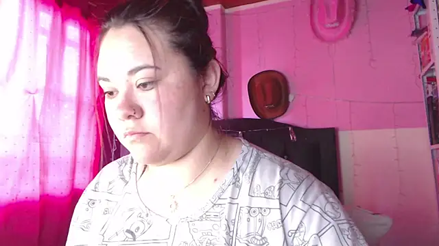 NikkiRous  online show from February 17, 1:18 pm