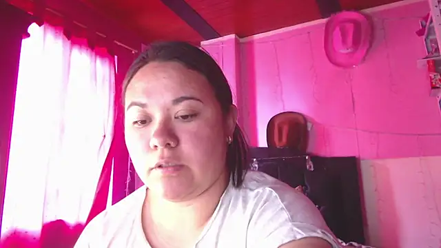 NikkiRous  online show from March 31, 7:25 pm