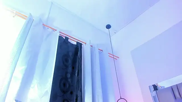 Emily Gil1 online show from January 31, 5:10 pm