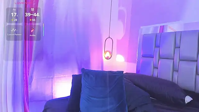 Emily Gil1 online show from December 21, 5:47 am