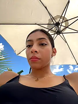 Snapshot of Ema_azel chatting on December 4, 4:49 pm Ema azel online show from December 4, 4:49 pm