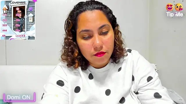 isobeladams20 online show from January 6, 11:52 pm