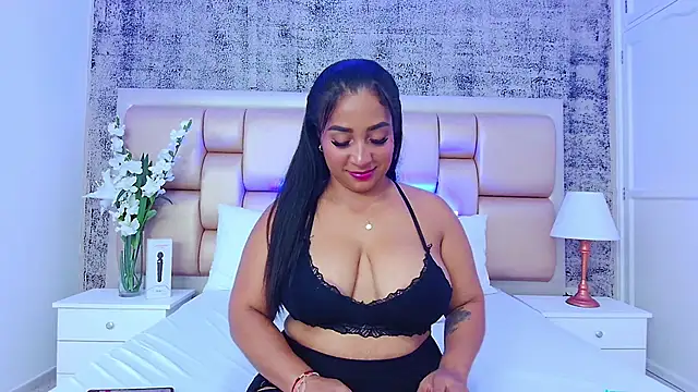 Snapshot of KateVenegas chatting on January 24, 8:00 pm KateVenegas online show from January 24, 8:00 pm