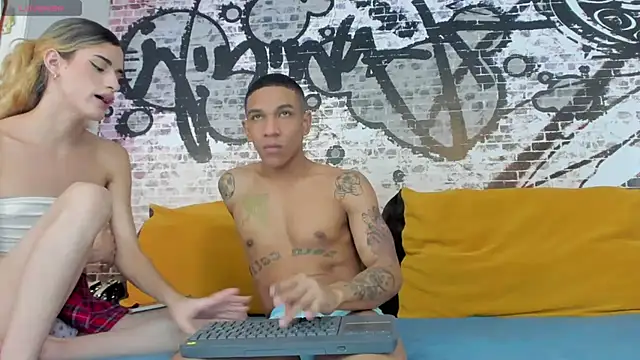 its me miley online show from March 4, 4:30 pm