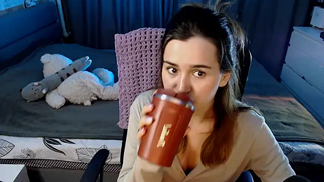 KiraYammy online show from December 11, 10:06 pm