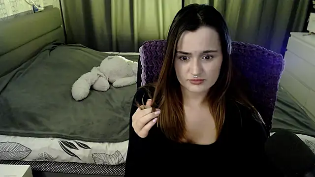 KiraYammy online show from December 20, 1:25 am