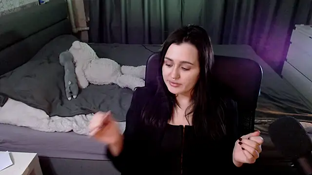 KiraYammy online show from December 28, 1:18 am