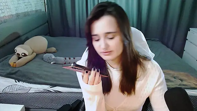 KiraYammy online show from March 17, 9:45 pm