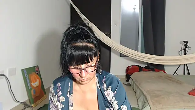Snapshot of HellenLatin chatting on July 14, 2:38 am HellenLatin online show from July 14, 2:38 am