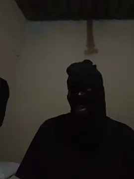 Gifttheskimaskboy online show from February 15, 8:05 pm