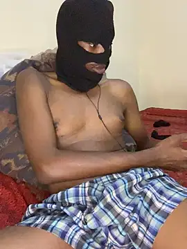 Snapshot of Gifttheskimaskboy chatting on April 2, 12:41 am Gifttheskimaskboy online show from April 2, 12:41 am
