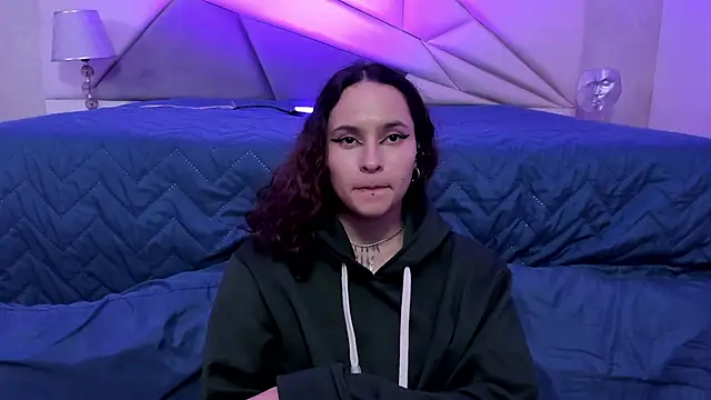 AnnyThompson  online show from January 8, 12:28 am