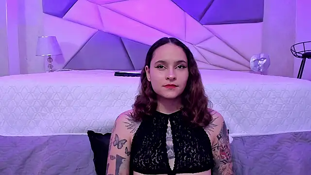 AnnyThompson  online show from January 24, 8:00 pm