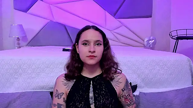 AnnyThompson  online show from January 24, 11:23 pm