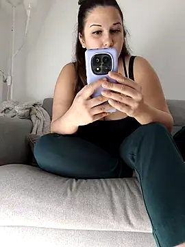 Snapshot of minette-sexy chatting on February 23, 9:05 pm minette-sexy online show from February 23, 9:05 pm