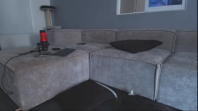 milaivanova online show from February 18, 8:14 pm