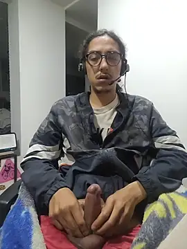 dirtytw0230 online show from March 17, 8:28 am