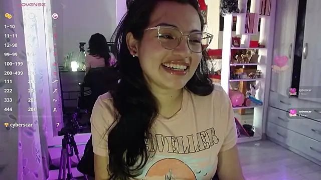 Snapshot of lauvelez__ chatting on January 7, 8:11 pm lauvelez online show from January 7, 8:11 pm