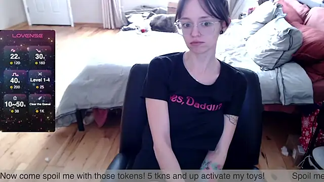 Plantbabeee online show from February 6, 5:40 pm