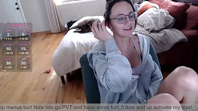 Plantbabeee online show from February 12, 6:03 pm