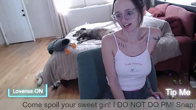Snapshot of Plantbabeee chatting on March 12, 5:41 pm Plantbabeee online show from March 12, 5:41 pm