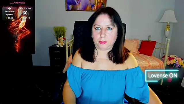 Julia Dean online show from January 17, 1:03 pm