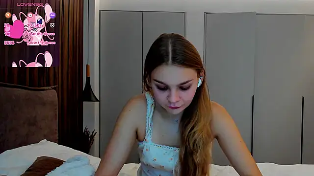 Molly sweetie online show from October 30, 7:10 am