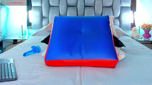 Abbye blue01 online show from December 4, 1:47 am