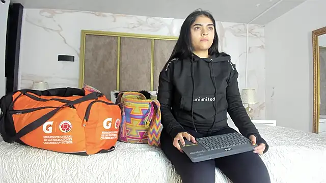 Snapshot of GiselOrtiz chatting on February 12, 10:43 am GiselOrtiz online show from February 12, 10:43 am