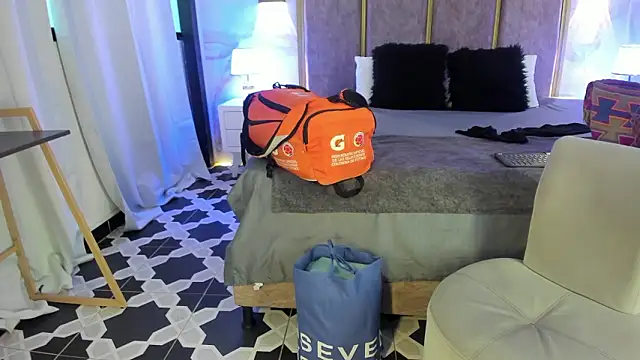 Snapshot of GiselOrtiz chatting on February 24, 11:52 am GiselOrtiz online show from February 24, 11:52 am