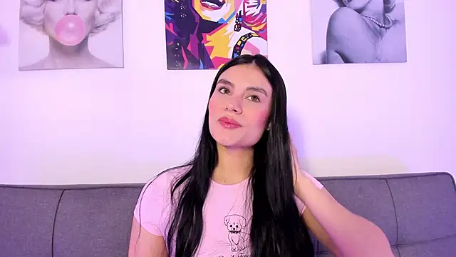 Snapshot of Maylin_Garcia chatting on April 19, 2:49 pm Maylin Garcia online show from April 19, 2:49 pm