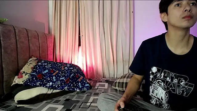 Pinkandyellowpokemon online show from January 7, 5:10 am