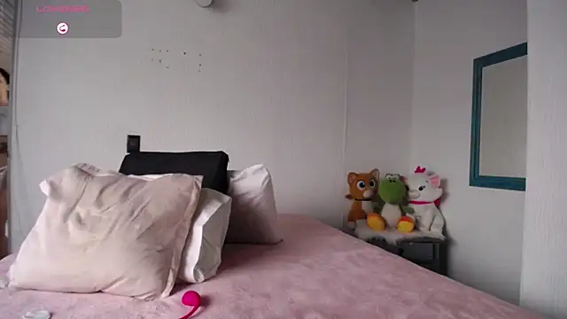 Snapshot of _Lalaa chatting on October 9, 9:02 pm  Lalaa online show from October 9, 9:02 pm