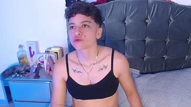Antonella Cruz02 online show from May 24, 3:33 am