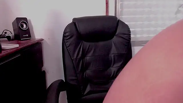 Snapshot of Sofii_floyd_ chatting on October 15, 2:06 pm Sofii floyd  online show from October 15, 2:06 pm