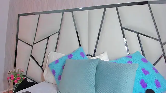  aurora18  online show from April 15, 3:13 am