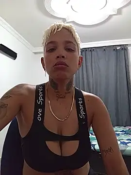 Snapshot of Dirty_Zoe chatting on August 6, 3:52 am Dirty Zoe online show from August 6, 3:52 am