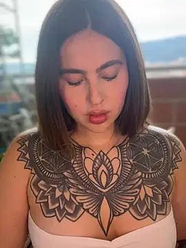 ValerieHilton online show from January 31, 9:59 pm