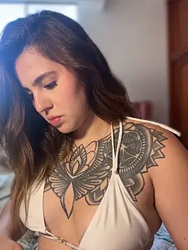 ValerieHilton online show from March 10, 9:40 pm