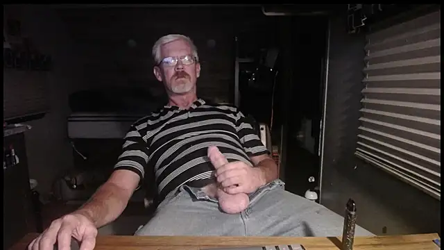 Snapshot of Di9ital069 chatting on October 18, 3:53 am Di9ital069 online show from October 18, 3:53 am